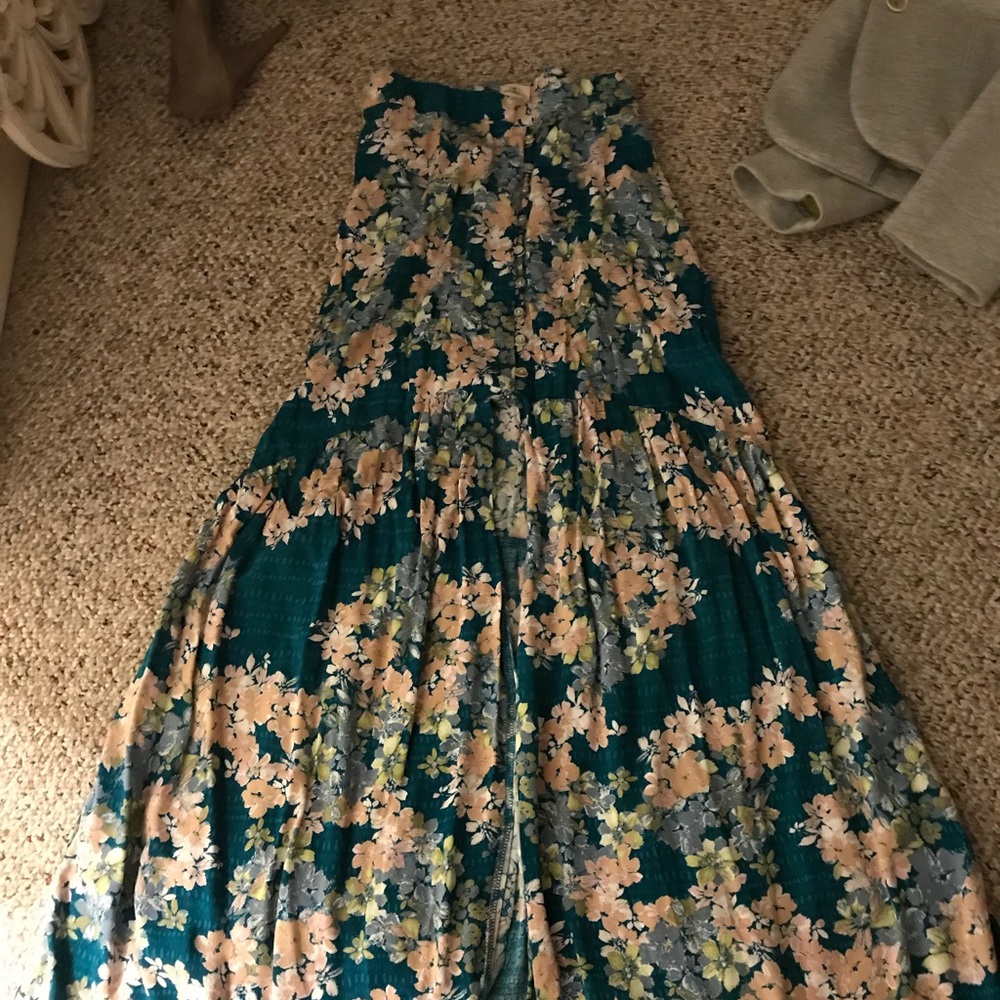 Maxi skirt with open front XS
